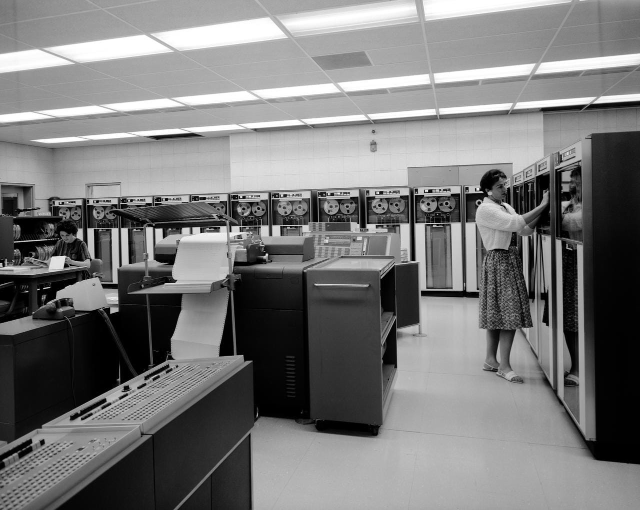 Programmers in NASA 1960s computer room